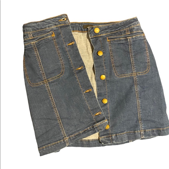 Mini jeans skirt - Picture 2 of 6